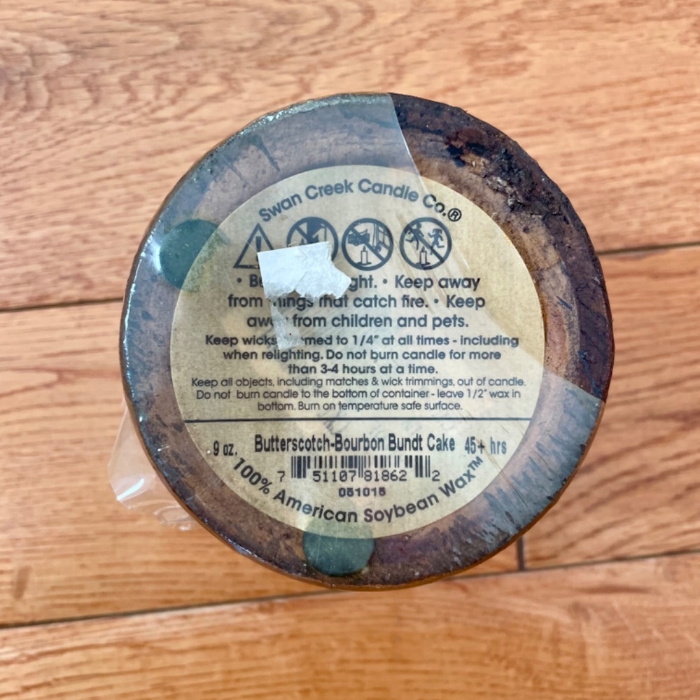 NEW Swan Creek Candle Company, 9 oz. Pottery - Butterscotch-Bourbon Bundt Cake - Picture 4 of 5